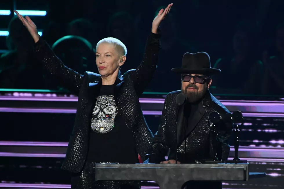 Eurythmics Inducted Into Rock and Roll Hall of Fame
