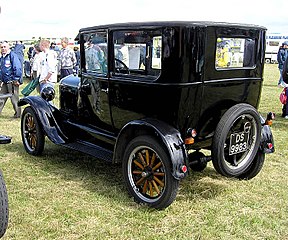 1925 Ford "New Model" T Tudor sedan