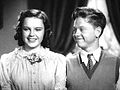 Judy Garland et Mickey Rooney dans L'amour frappe André Hardy, 1938.