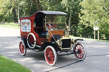 1912 delivery car