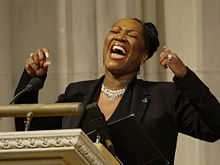 Patti LaBelle singing for the Columbia memorial service in 2003.