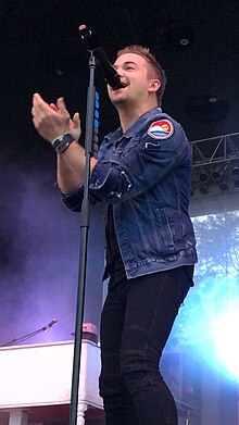 Hayes performing in Memphis, TN in August 2019