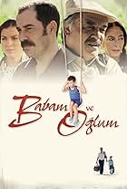 Hümeyra, Fikret Kuskan, Çetin Tekindor, Özge Özberk, and Ege Tanman in My Father and My Son (2005)